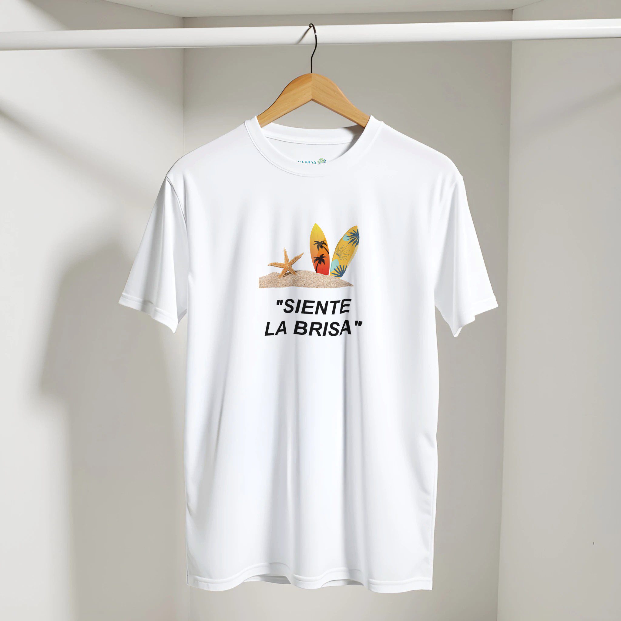 "Camiseta unisex 'Siente la Brisa' estilo veraniego | Gildan 64000" - Imagen 14